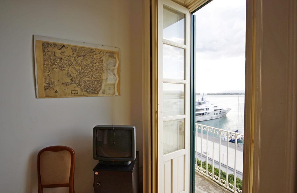 Ortigia Camere Con Vista Da Giulio B&B Syracuse Eksteriør billede