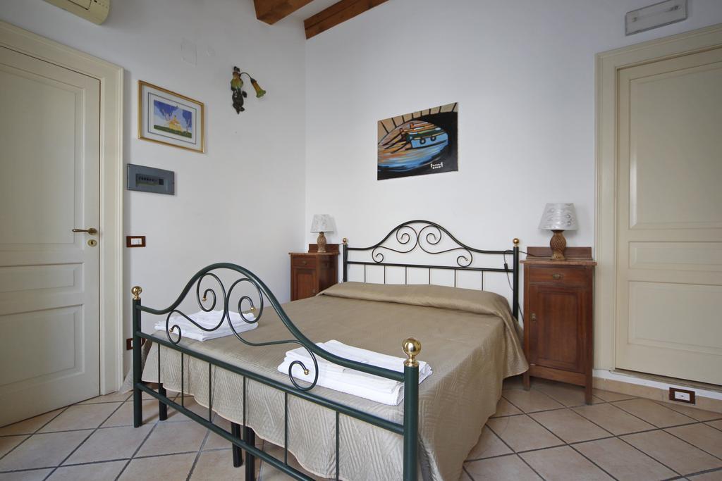 Ortigia Camere Con Vista Da Giulio B&B Syracuse Eksteriør billede