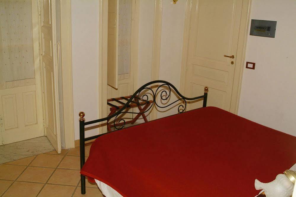 Ortigia Camere Con Vista Da Giulio B&B Syracuse Eksteriør billede